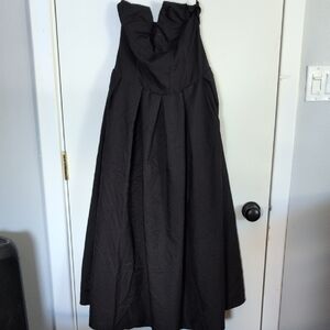Elegant Black Strapless Dress
